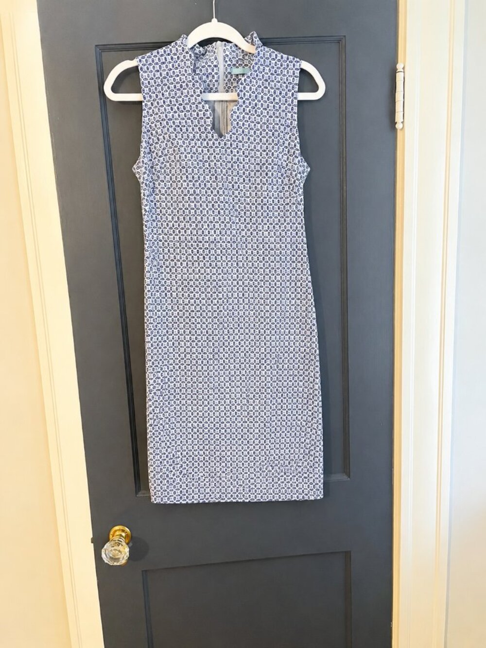 J. McLaughlin Sleeveless Shift Dress – Size 4